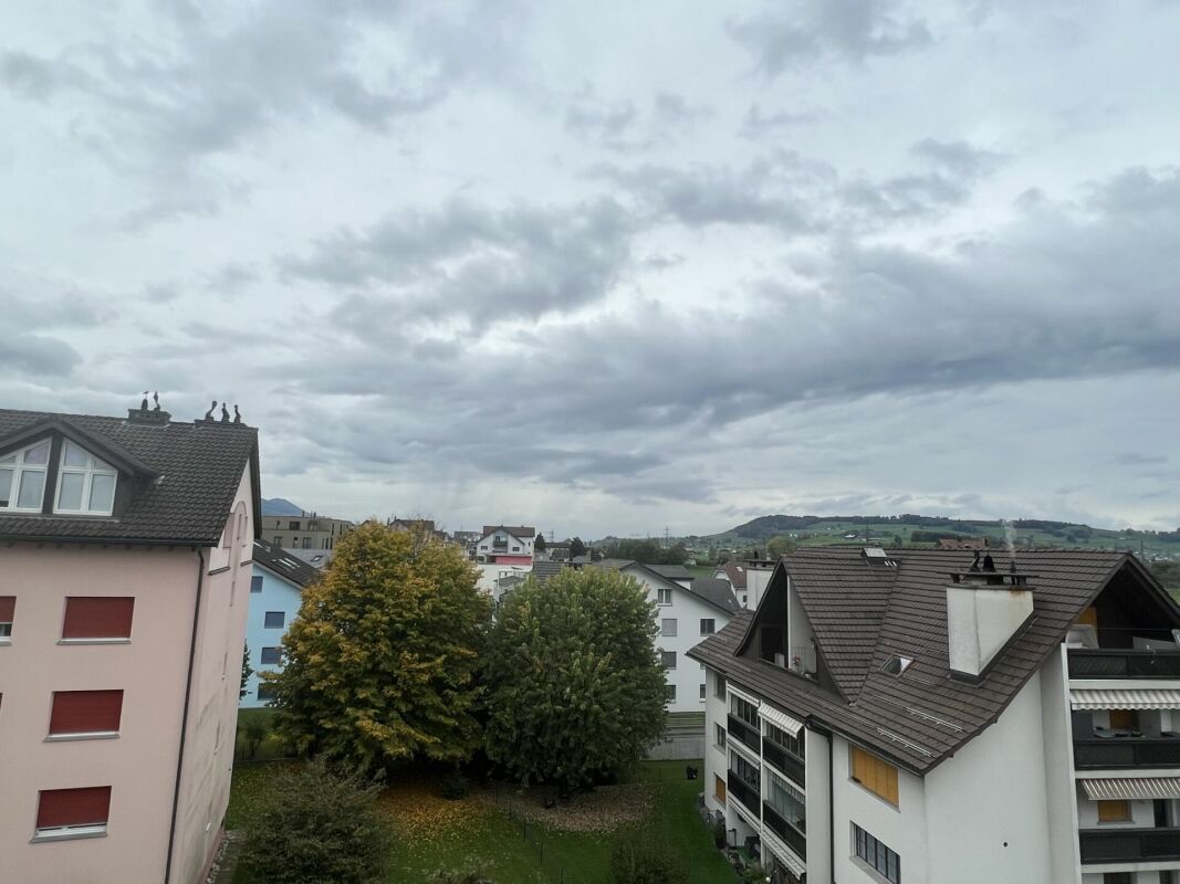 Wohngebäude mit Ausblick ins Grüne