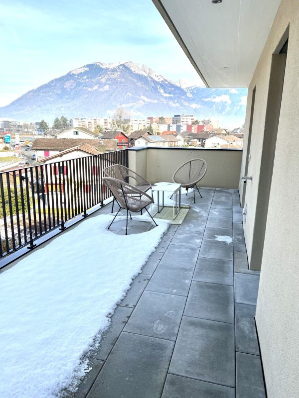 Balkon mit Bergblick