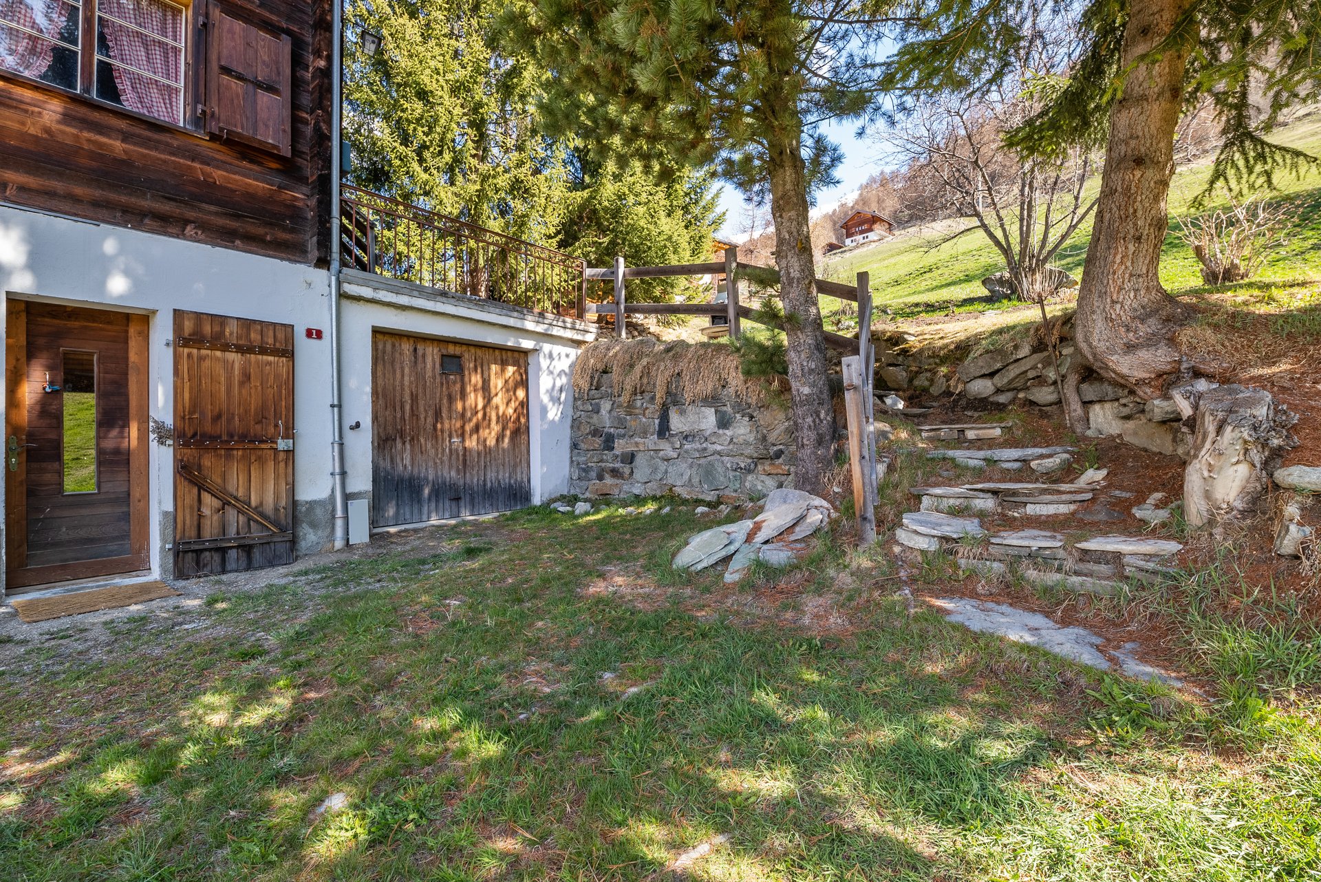 Alpenhaus mit Garten und Außenzugang
