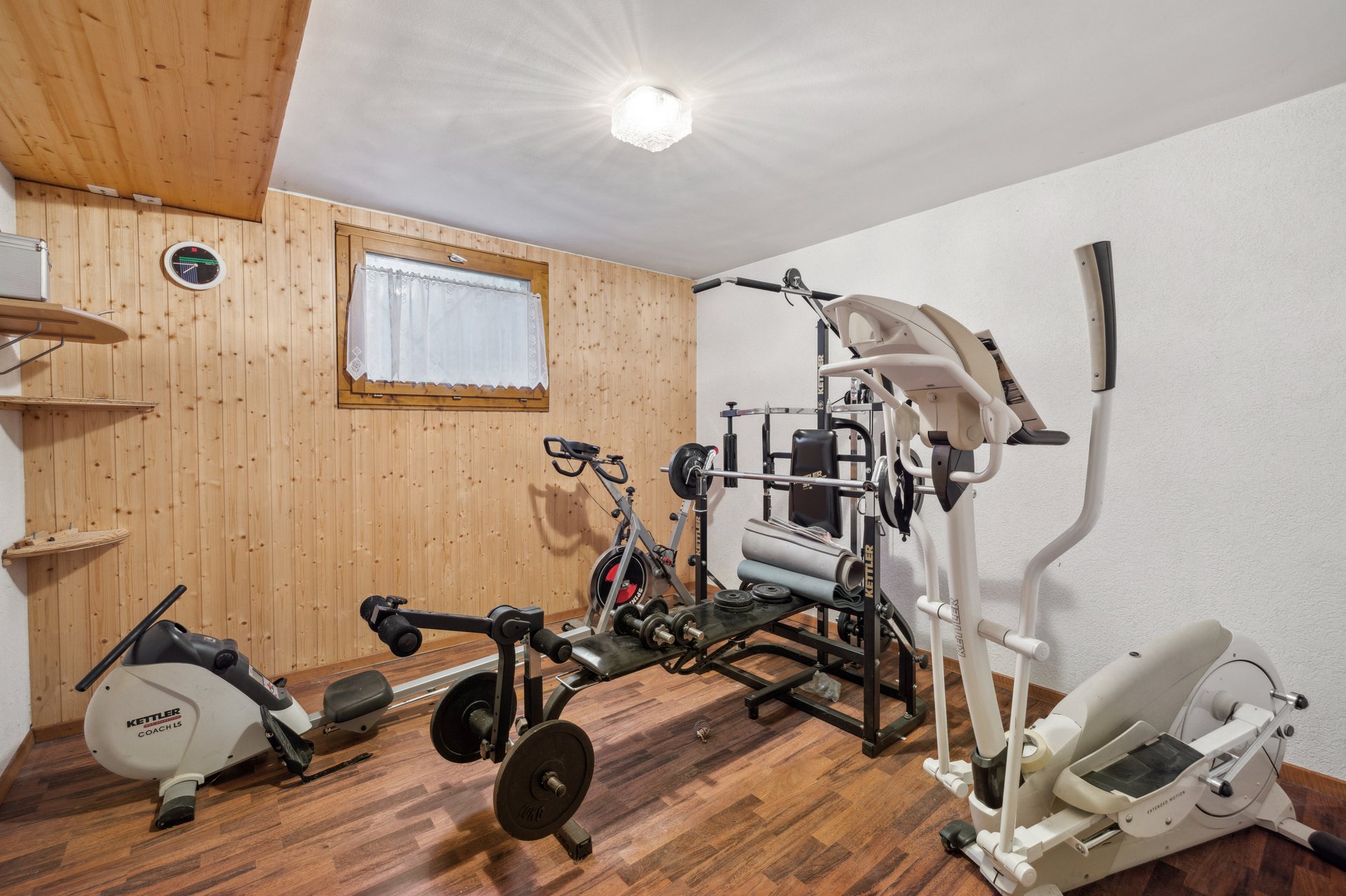 Fitnessraum im Untergeschoss