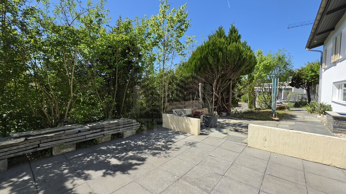 Garten- und Terrassenbereich mit Sitzplatz