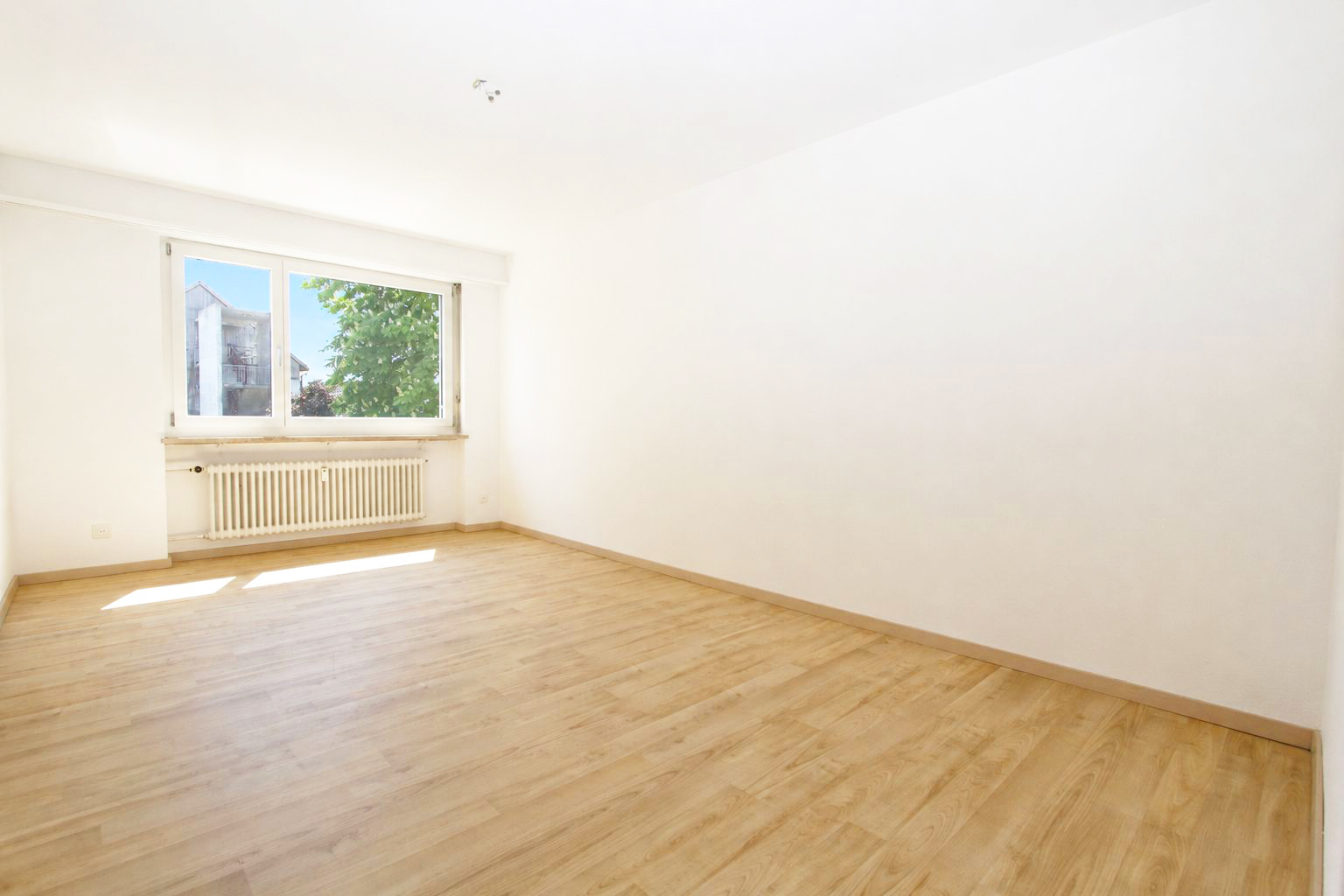 Heller leerer Wohnraum