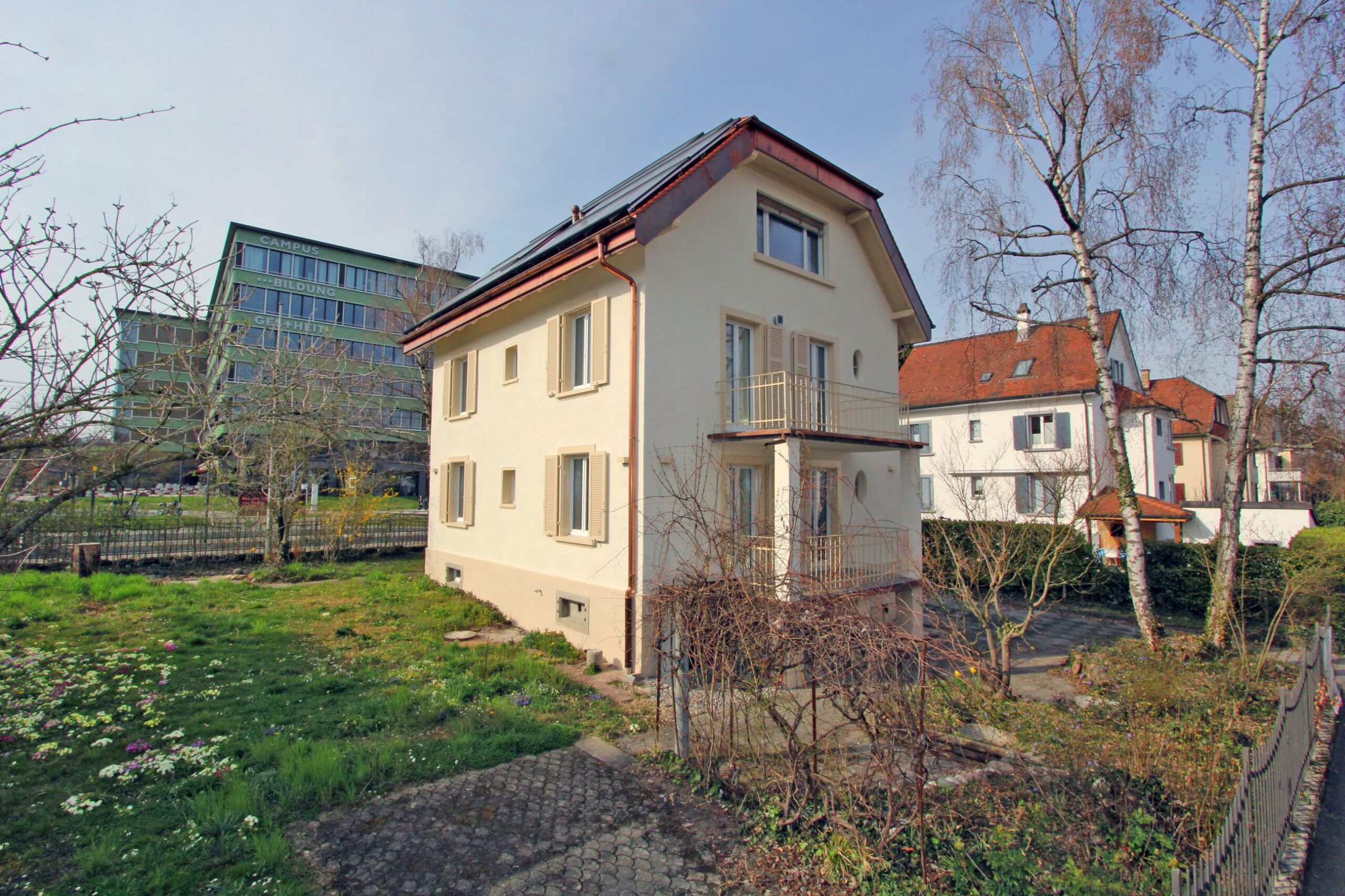 Einfamilienhaus mit Garten