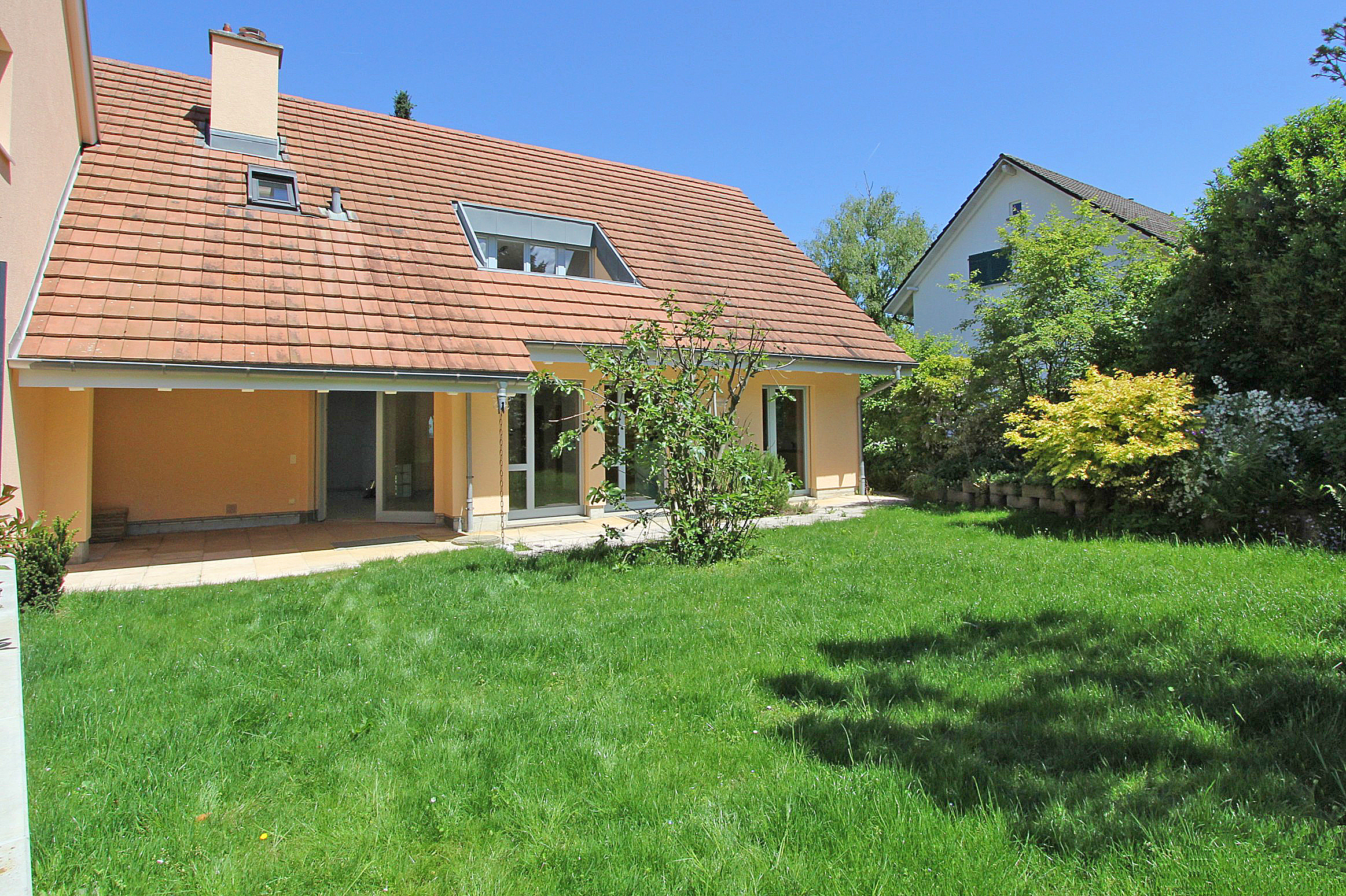 Haus mit großem Garten