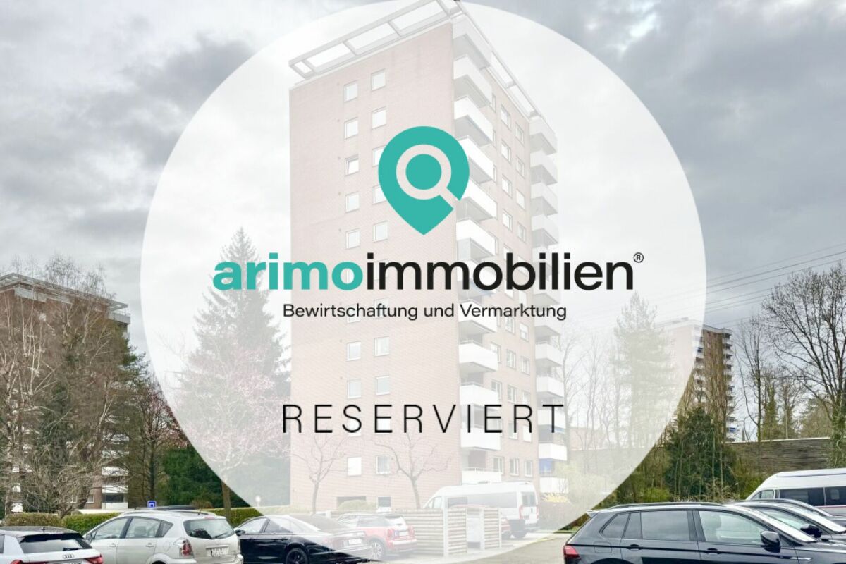 Mehrfamilienhaus mit Reserviert-Hinweis