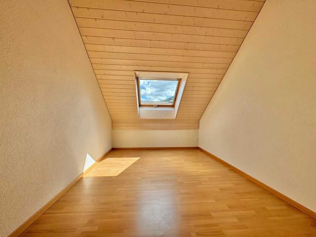 Dachzimmer mit Dachfenster