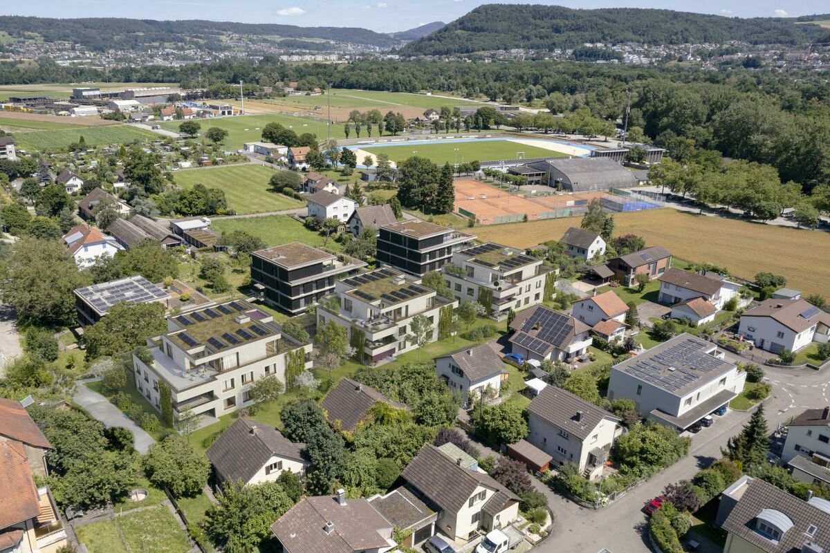 Luftaufnahme eines Wohngebiets mit Neubauten