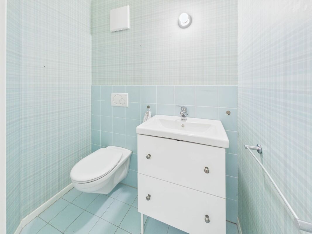 Kleines helles Gäste-WC