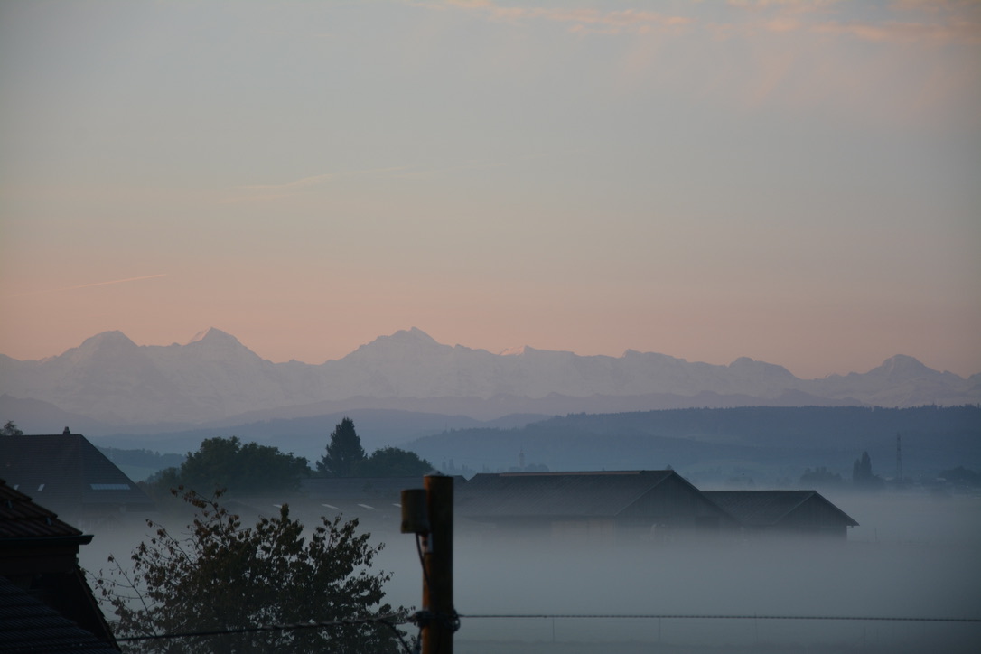 Bergpanorama bei Dämmerung