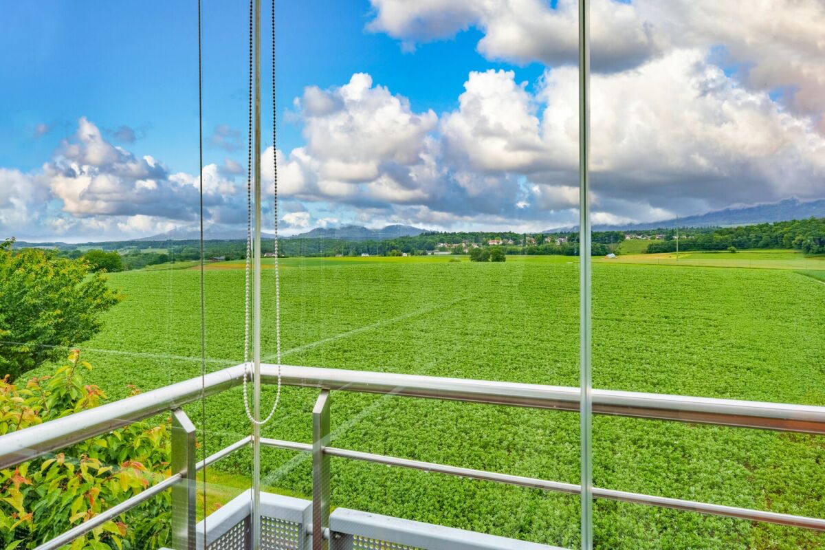 Balkon mit Weitblick ins Grüne