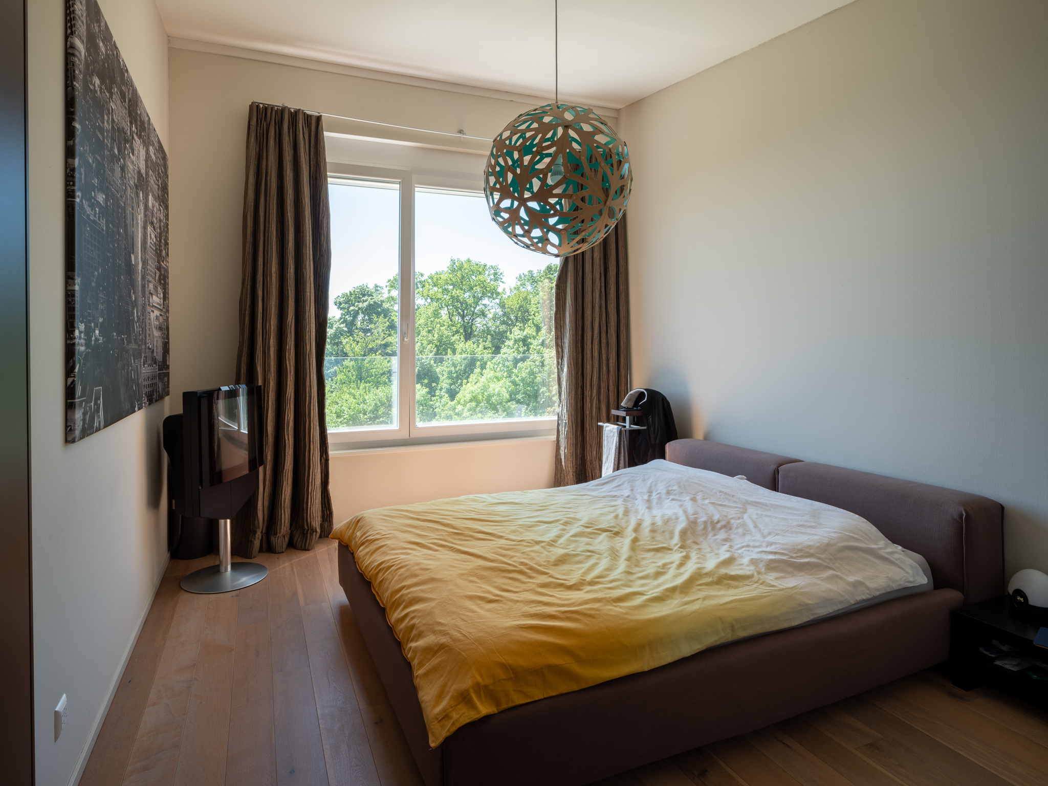 Schlafzimmer mit Blick ins Grüne