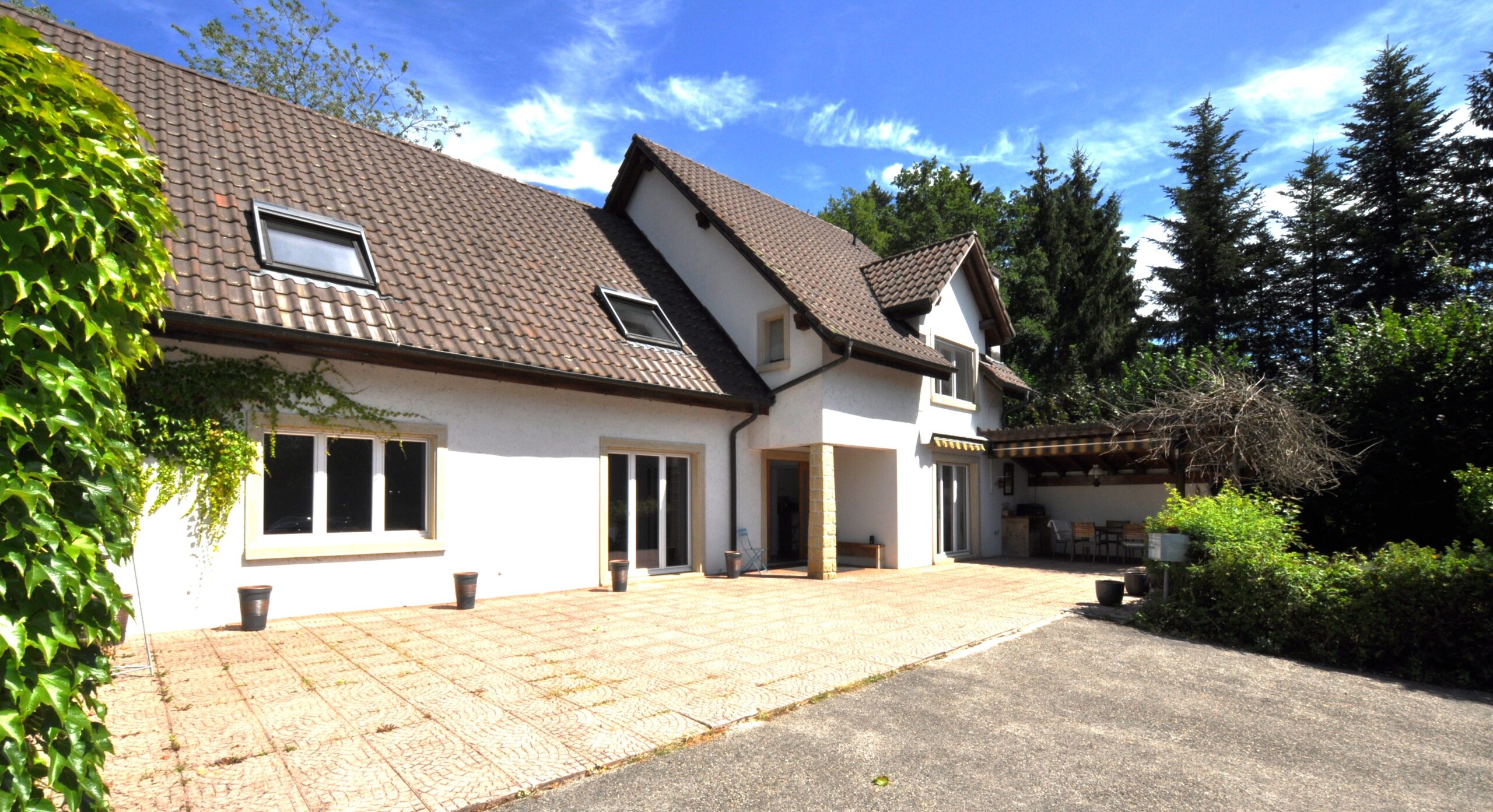 Einfamilienhaus mit großer Terrasse