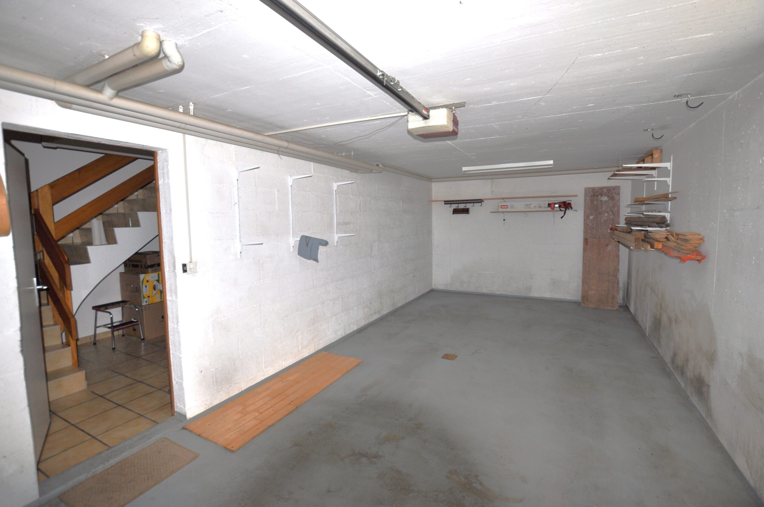 Garage mit Treppenaufgang