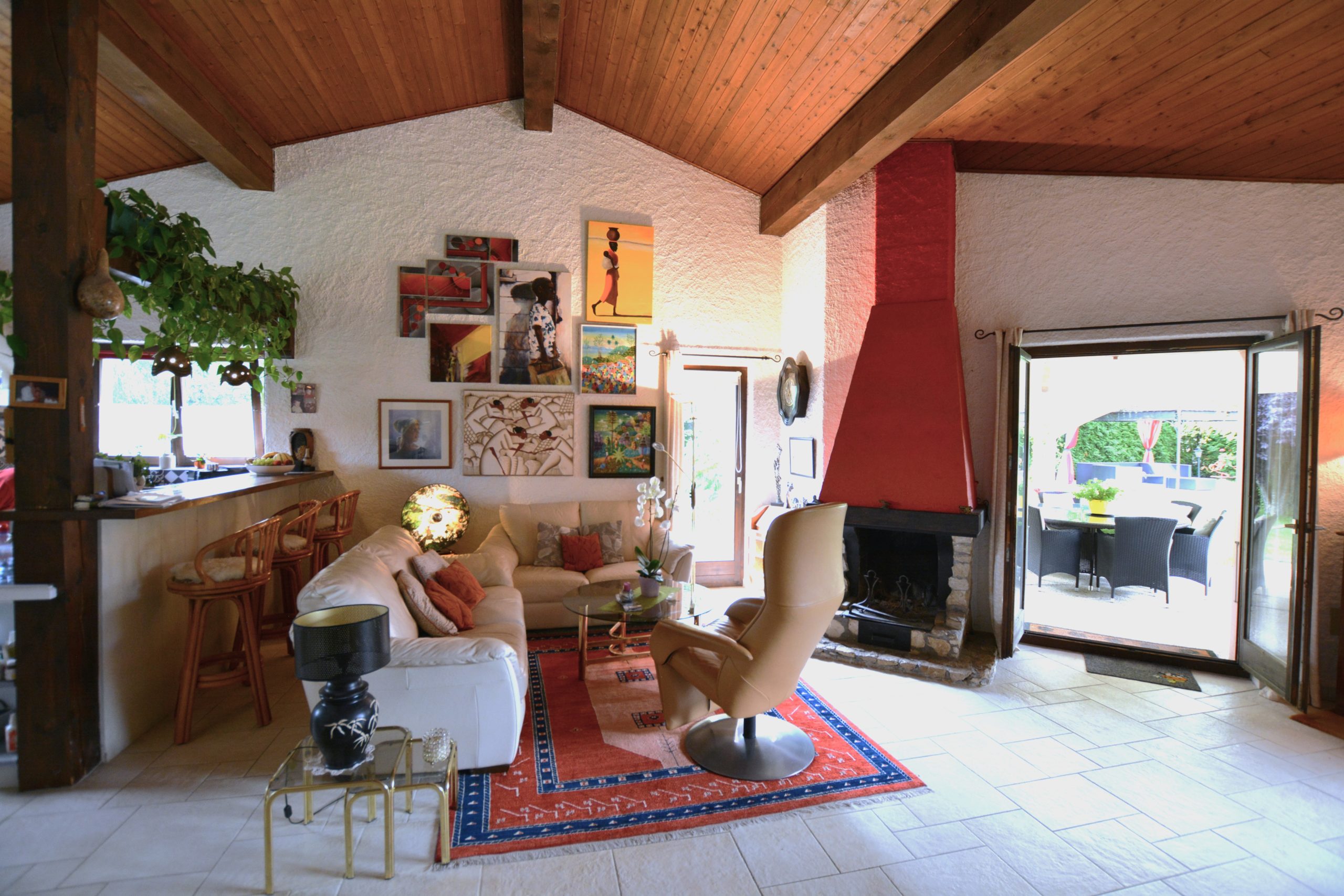 Wohnzimmer mit offener Terrasse