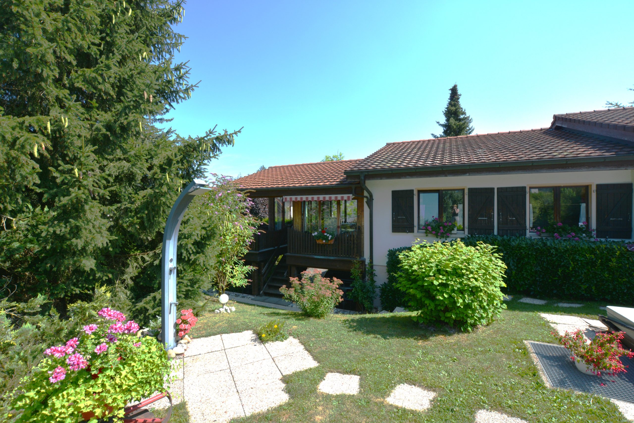 Einfamilienhaus mit Garten und Terrasse