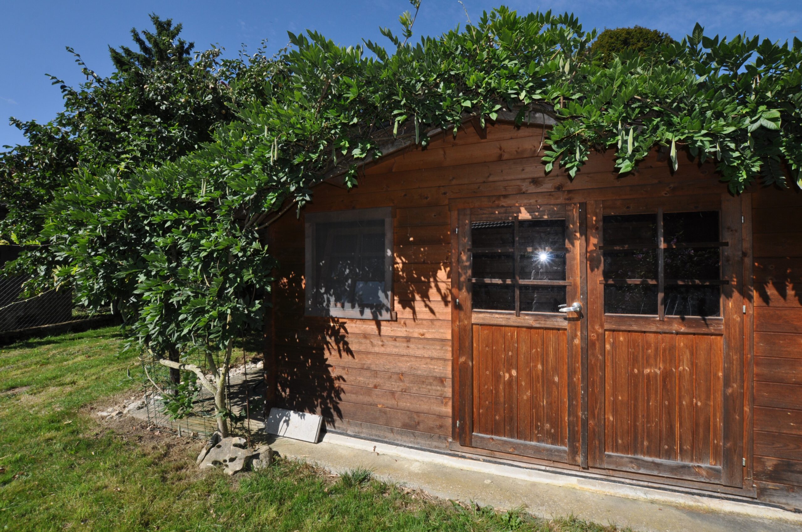 Holzhütte im Garten