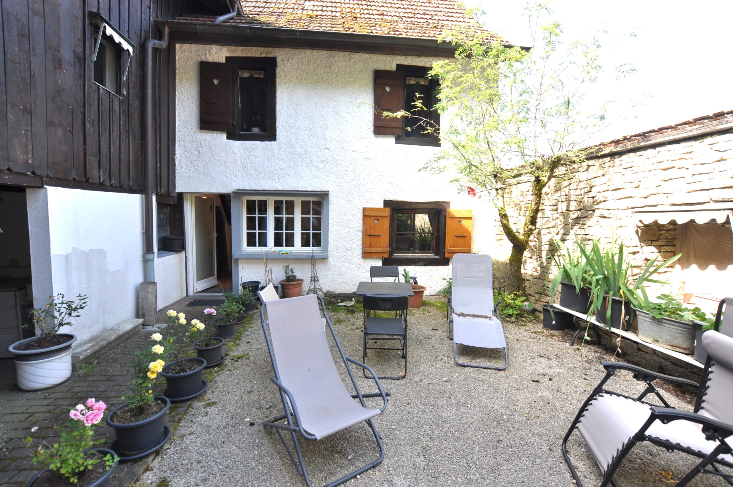Innenhof mit Sitzbereich