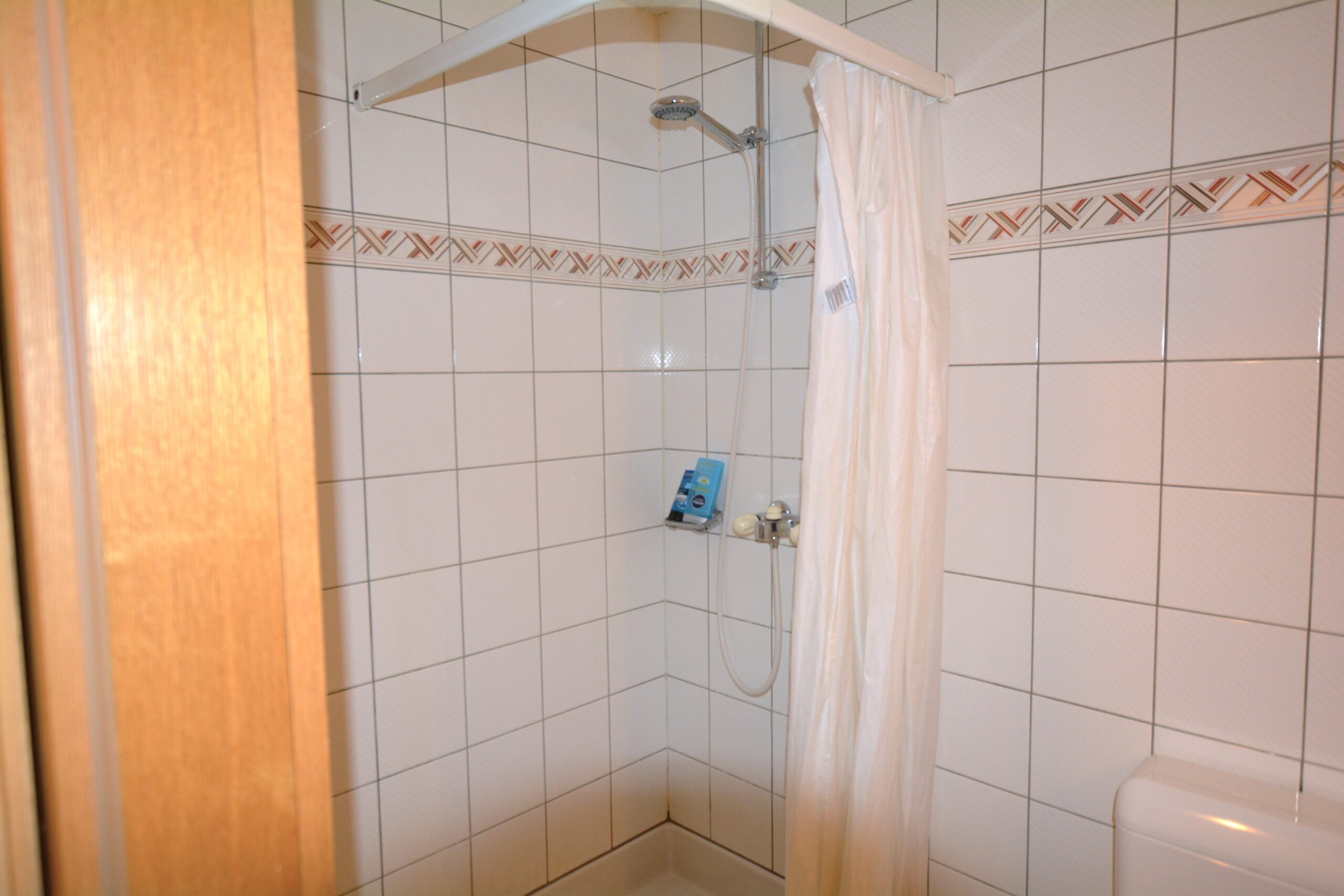 Badezimmer mit Dusche