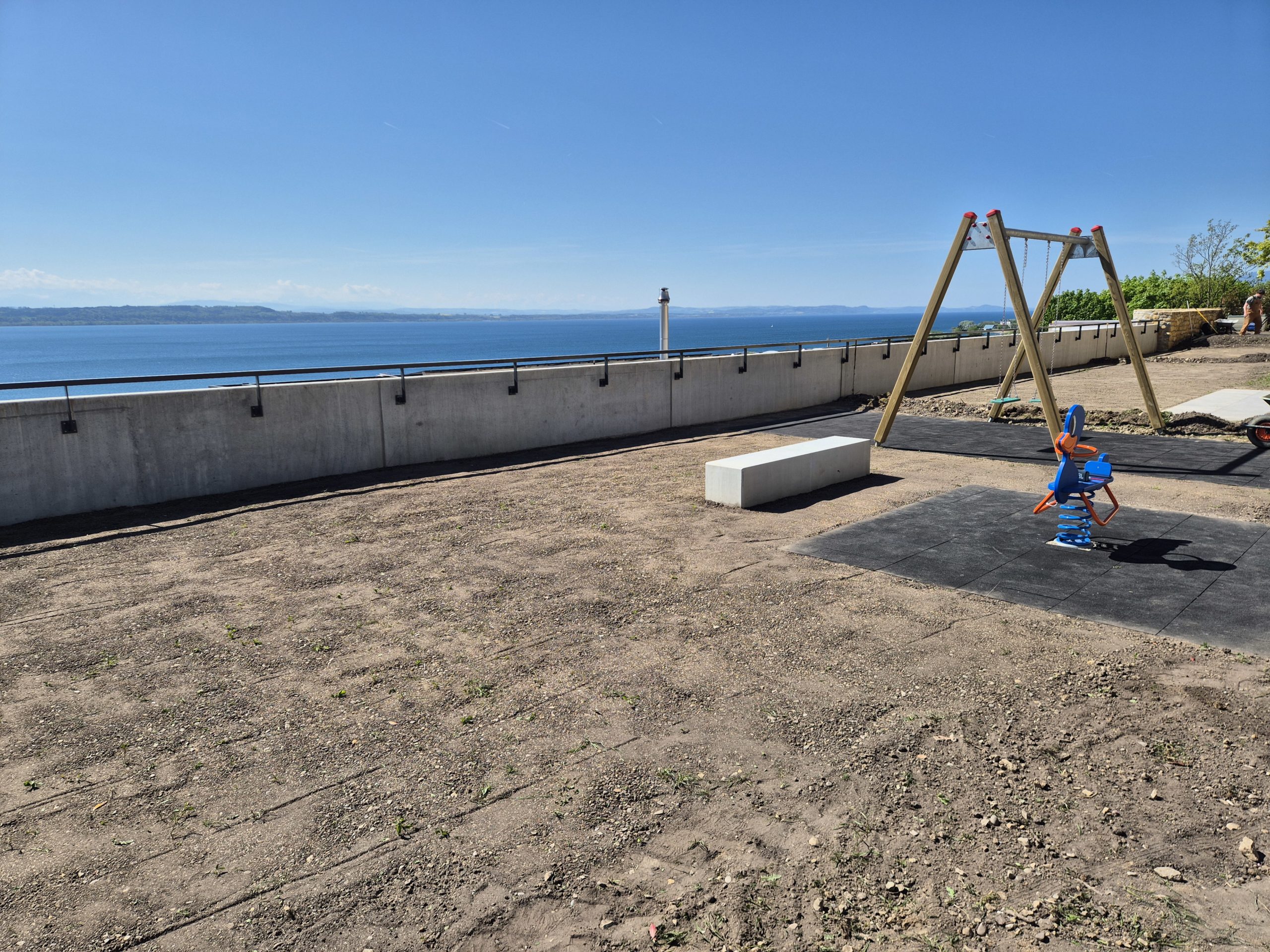 Spielplatz mit Seeblick