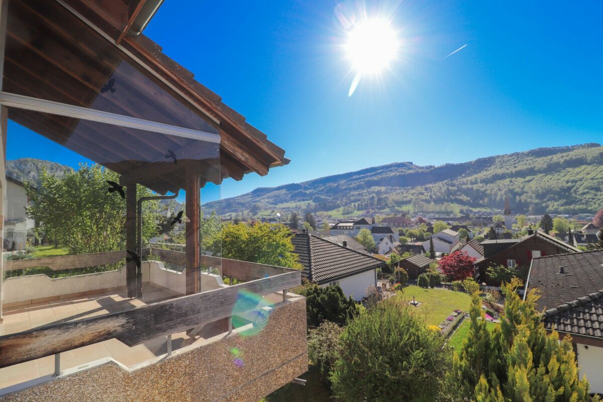 Balkon mit Bergblick