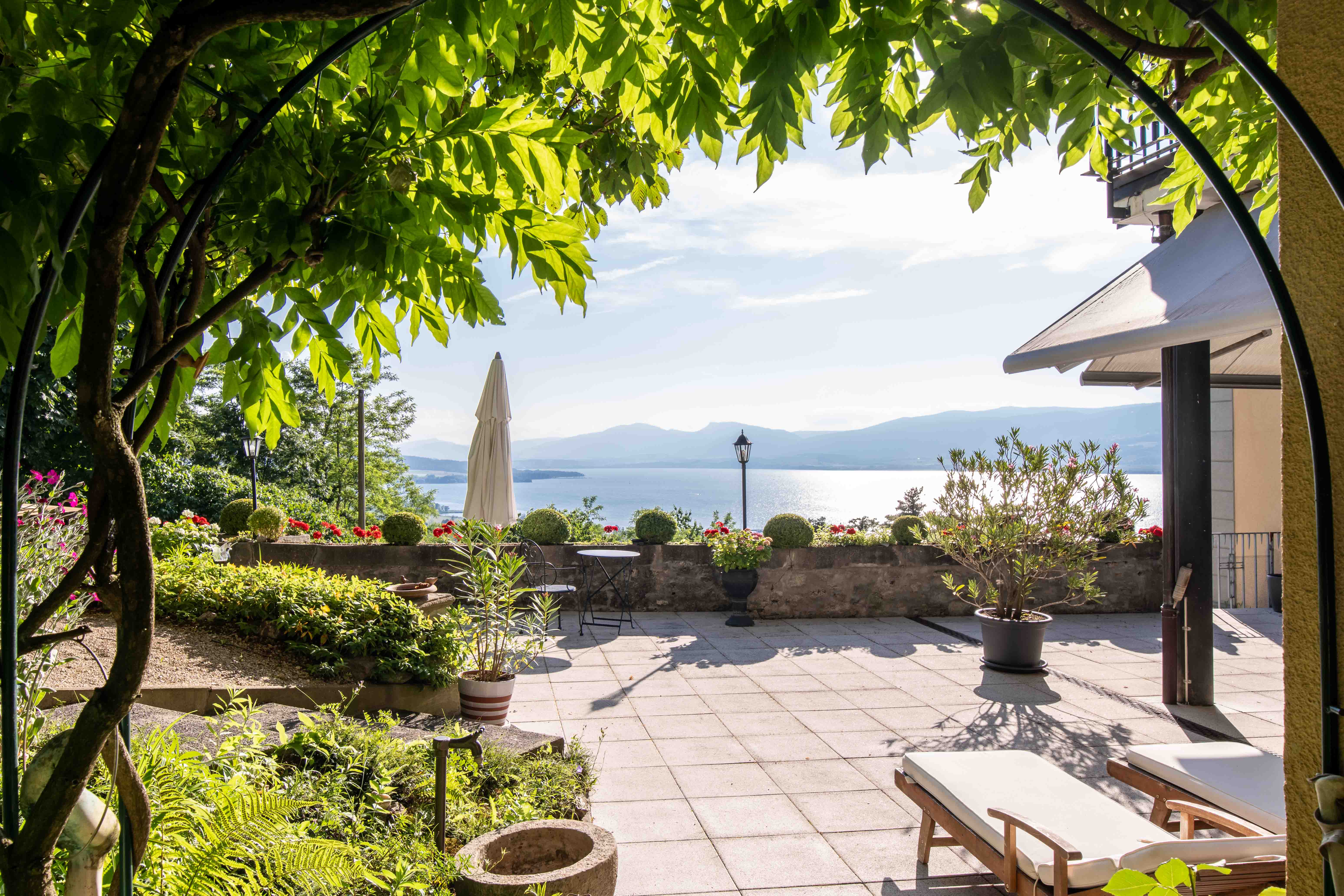Terrasse mit Seeblick