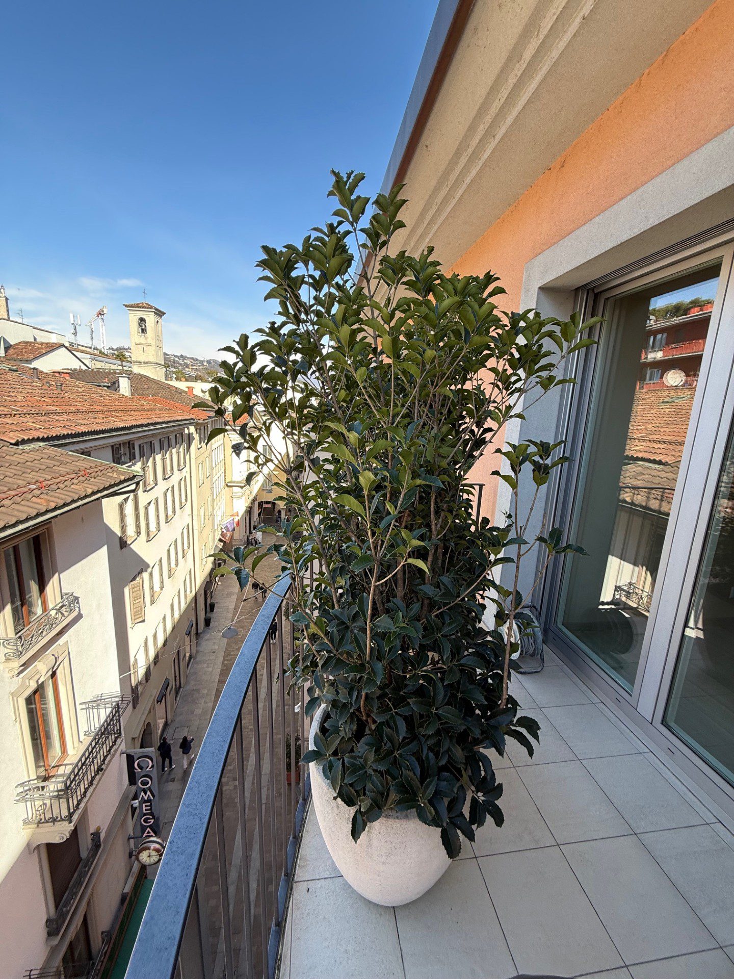 Balkon mit Stadtblick