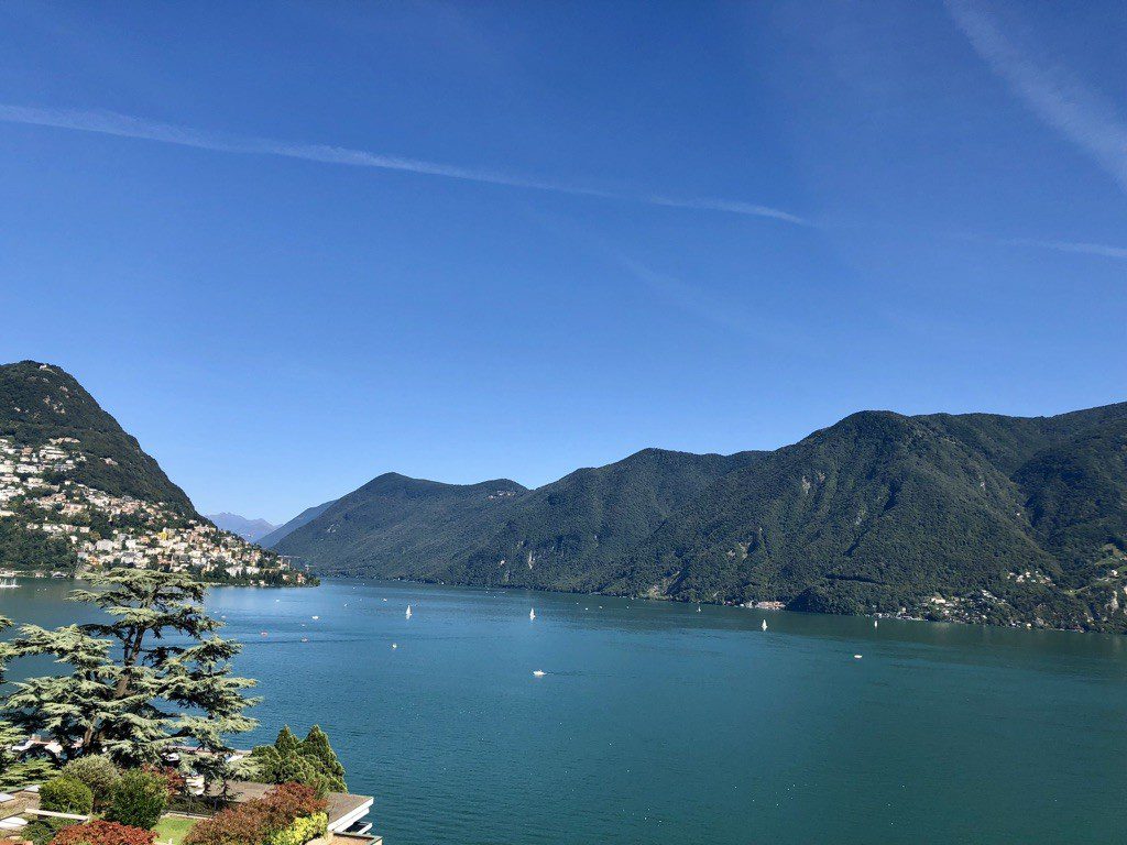 See- und Bergpanorama