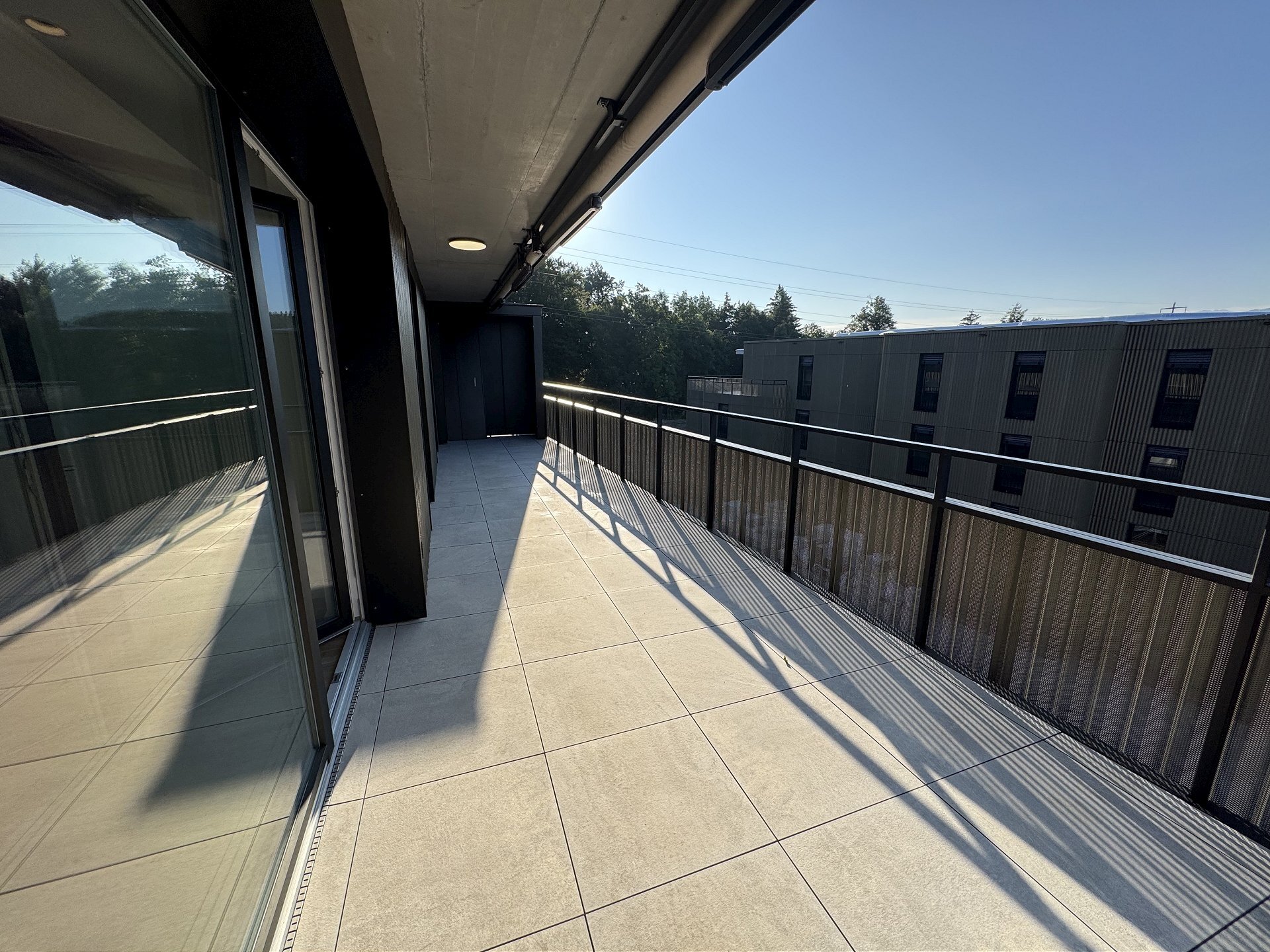 Balkon mit Blick ins Freie
