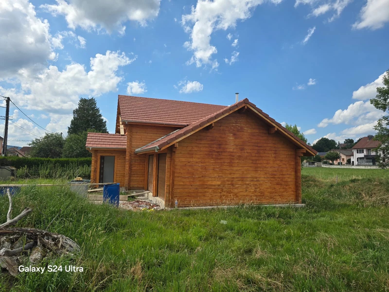 Holzhaus im Grünen