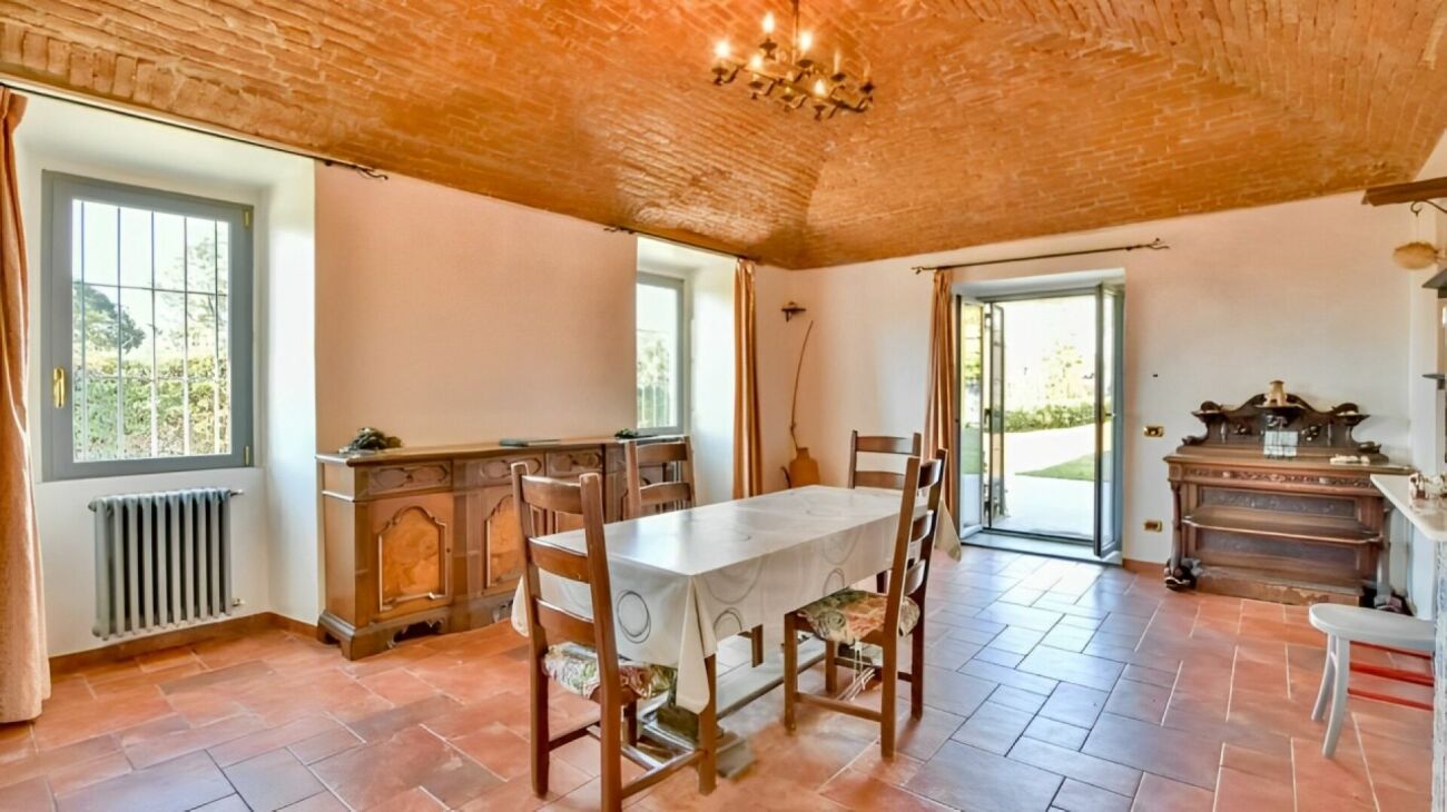 Esszimmer mit Gewölbedecke