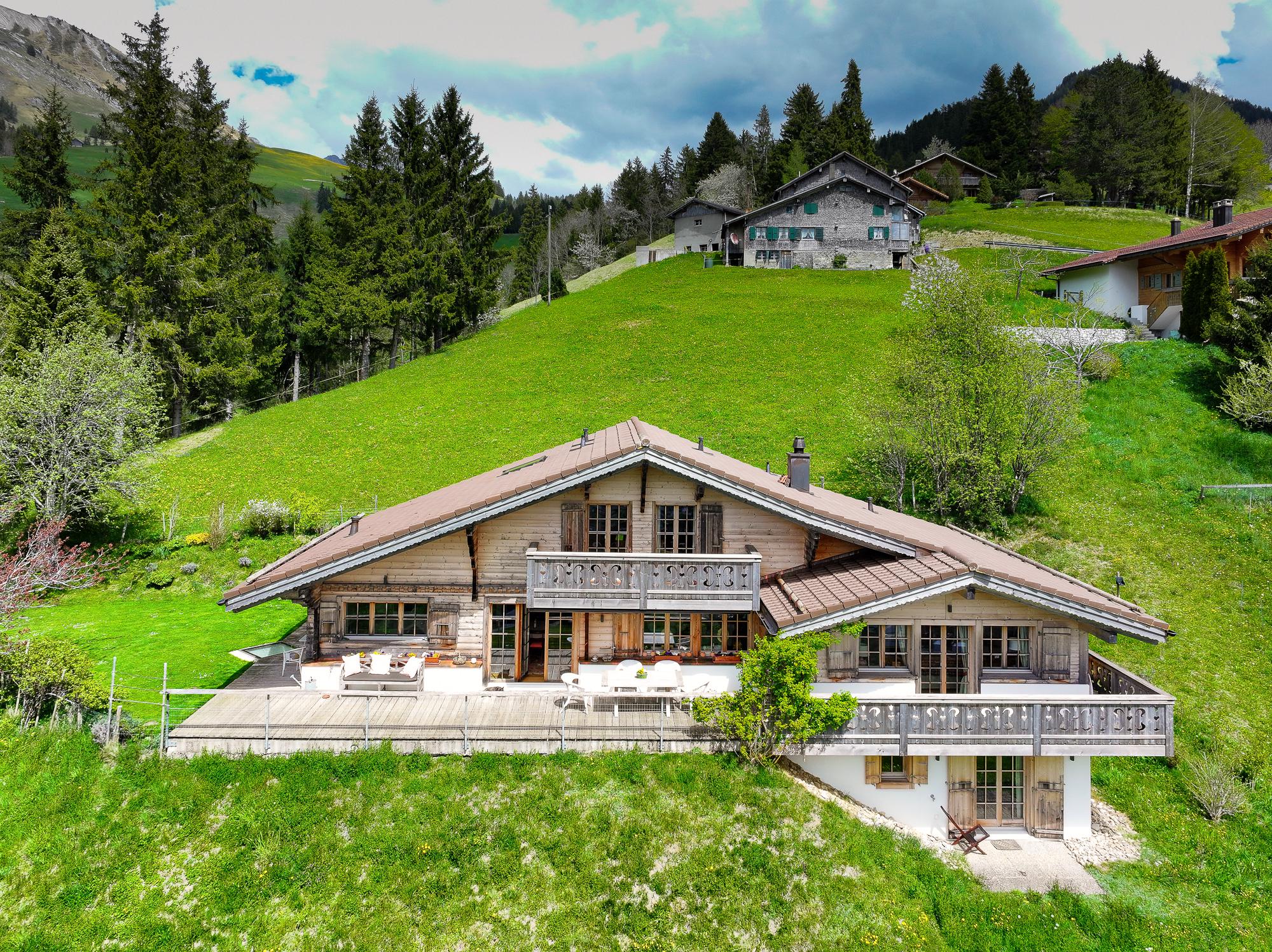Alpines Chalet am Hang