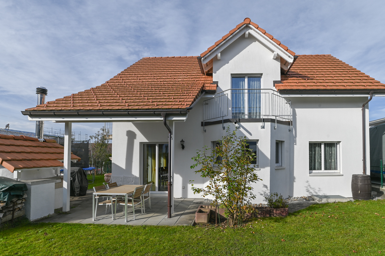 Einfamilienhaus mit Terrasse und Garten