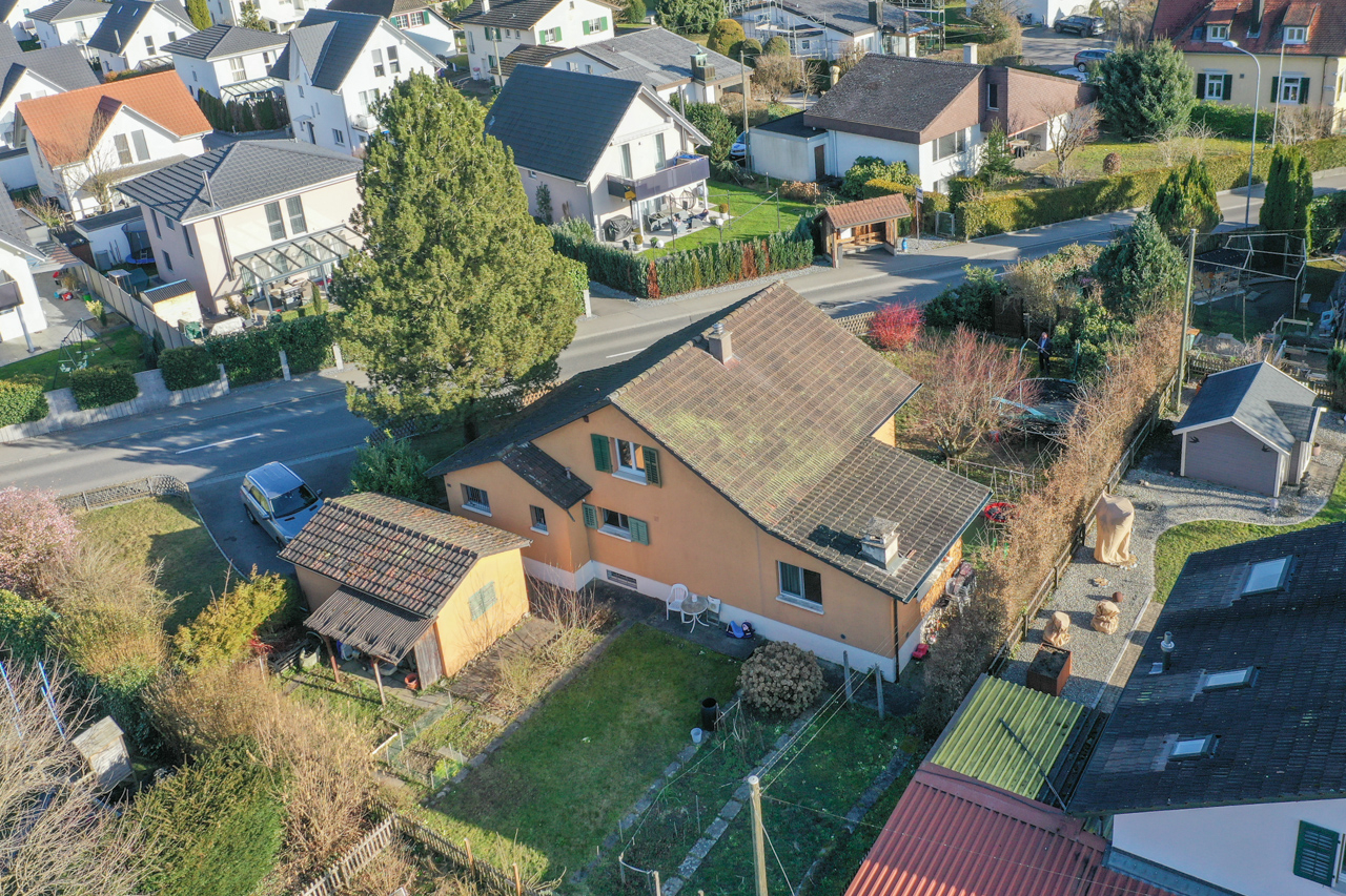 Luftaufnahme eines Wohnviertels mit Einfamilienhäusern