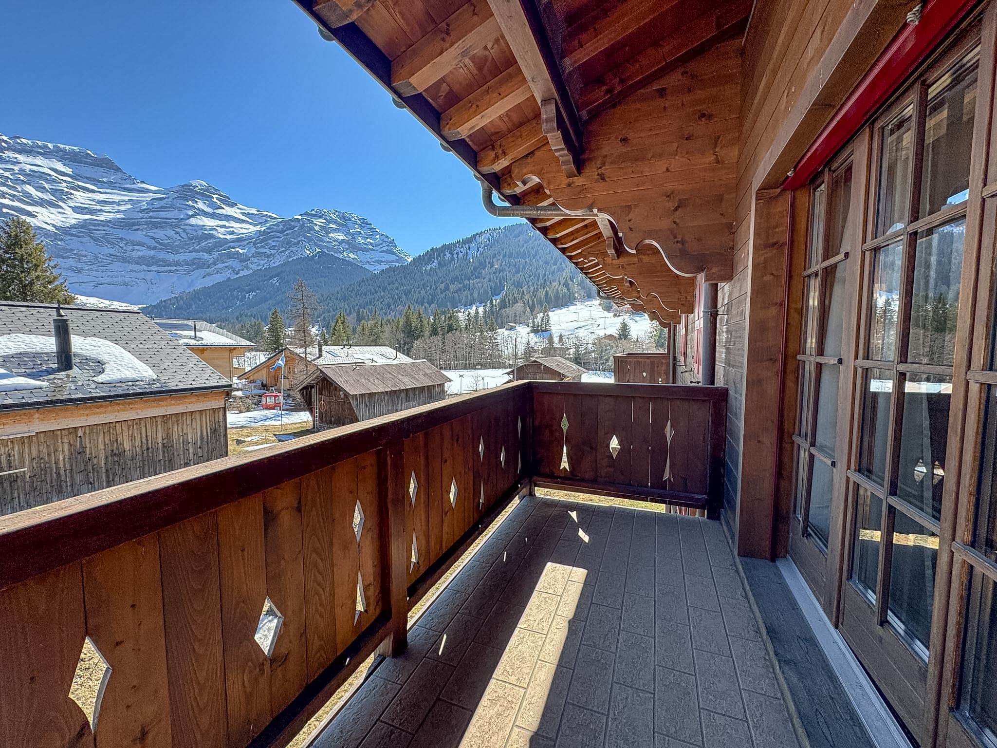 Balkon mit Bergblick