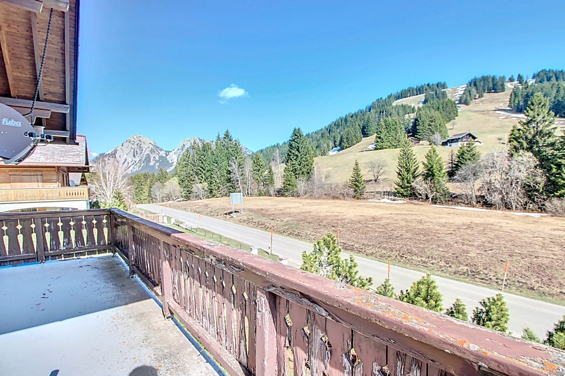 Balkon mit Bergblick