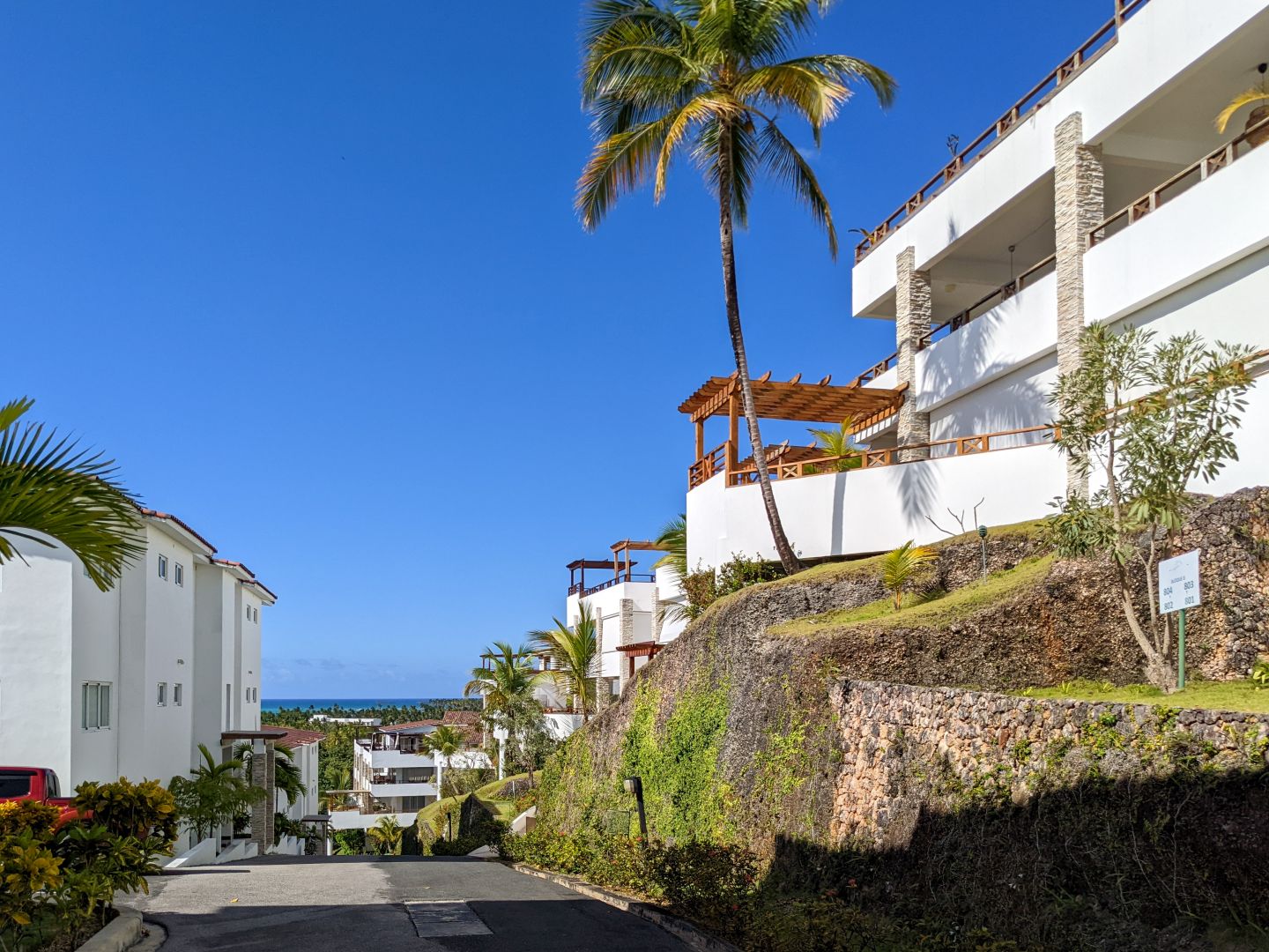 Küstenanlage mit Blick aufs Meer
