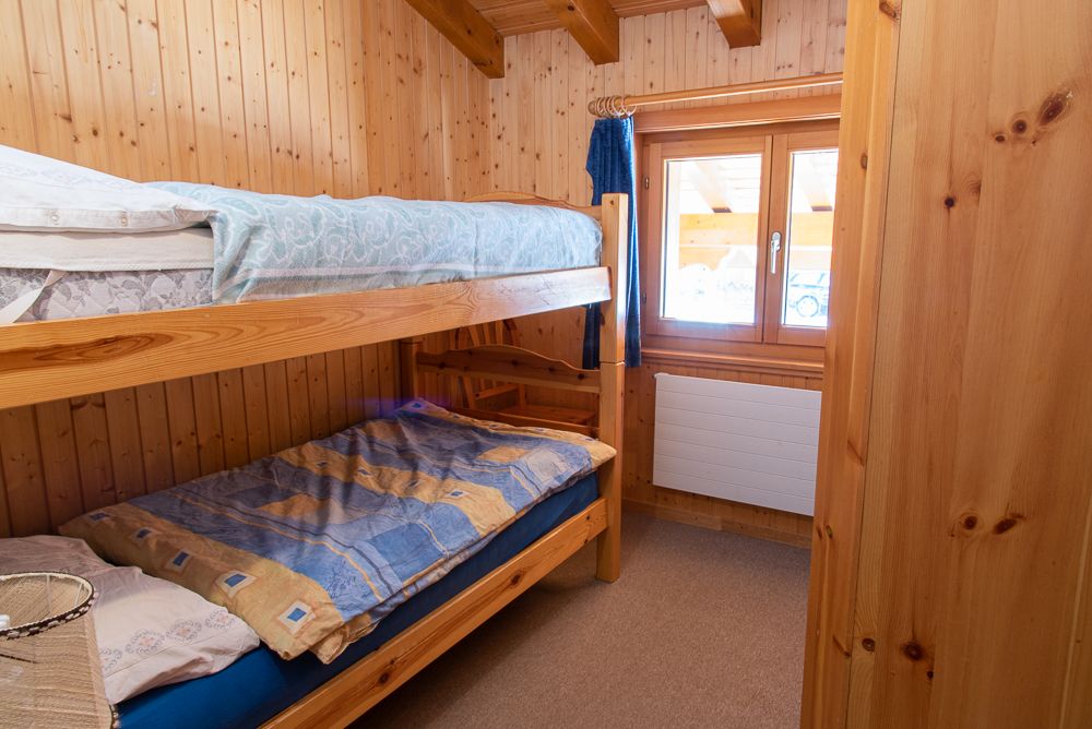 Hochbett-Zimmer aus Holz