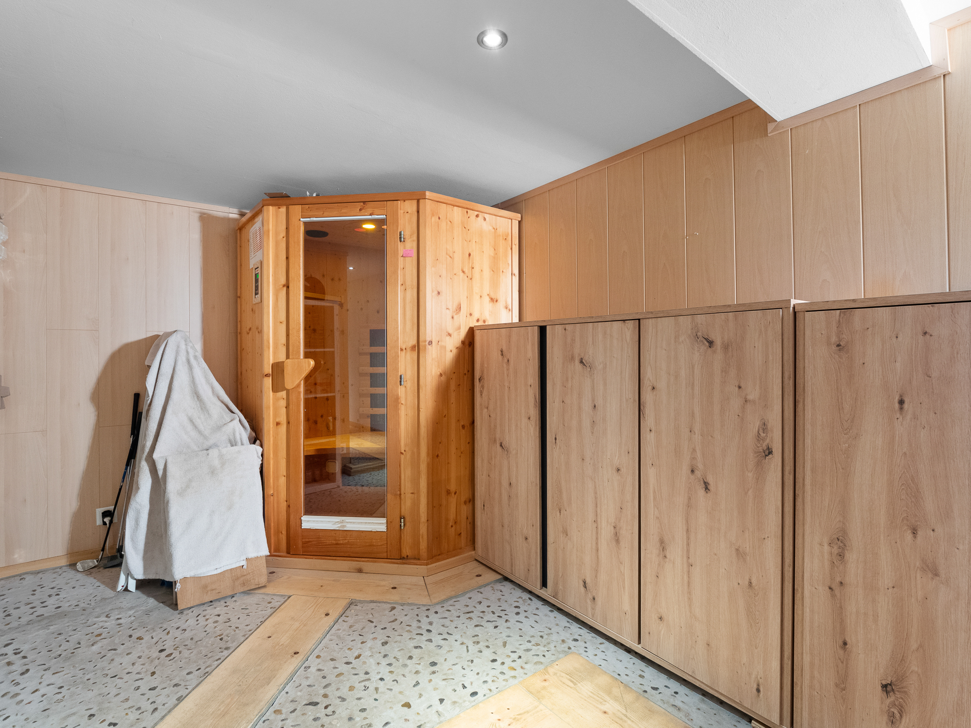 Holzsauna-/Wellnessraum