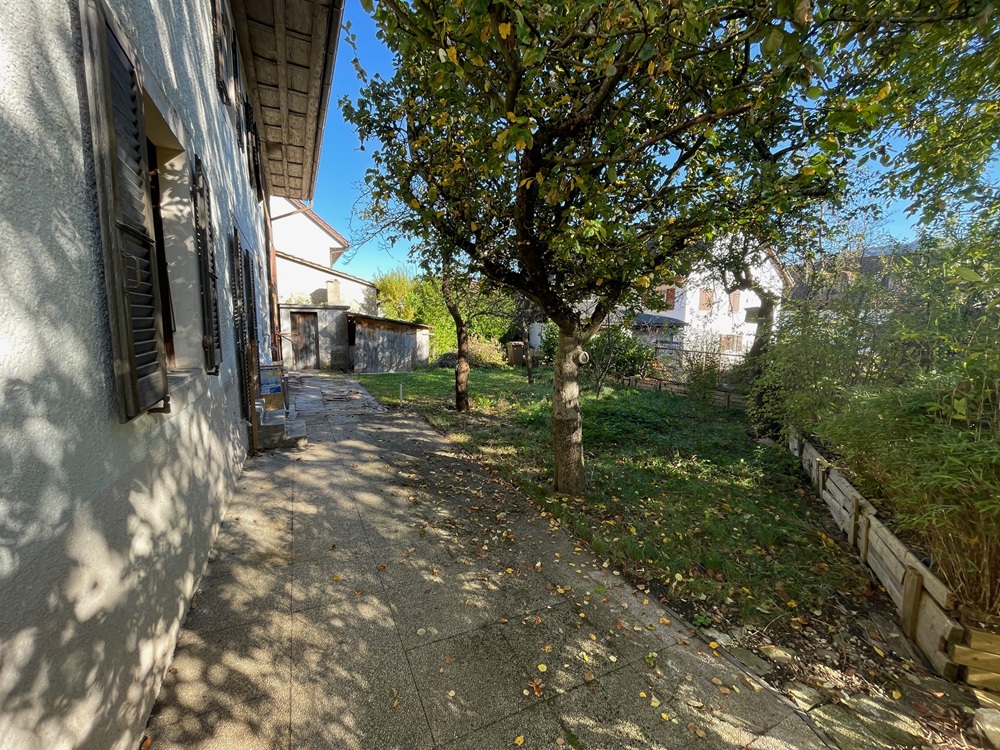 Garten und Hausseite