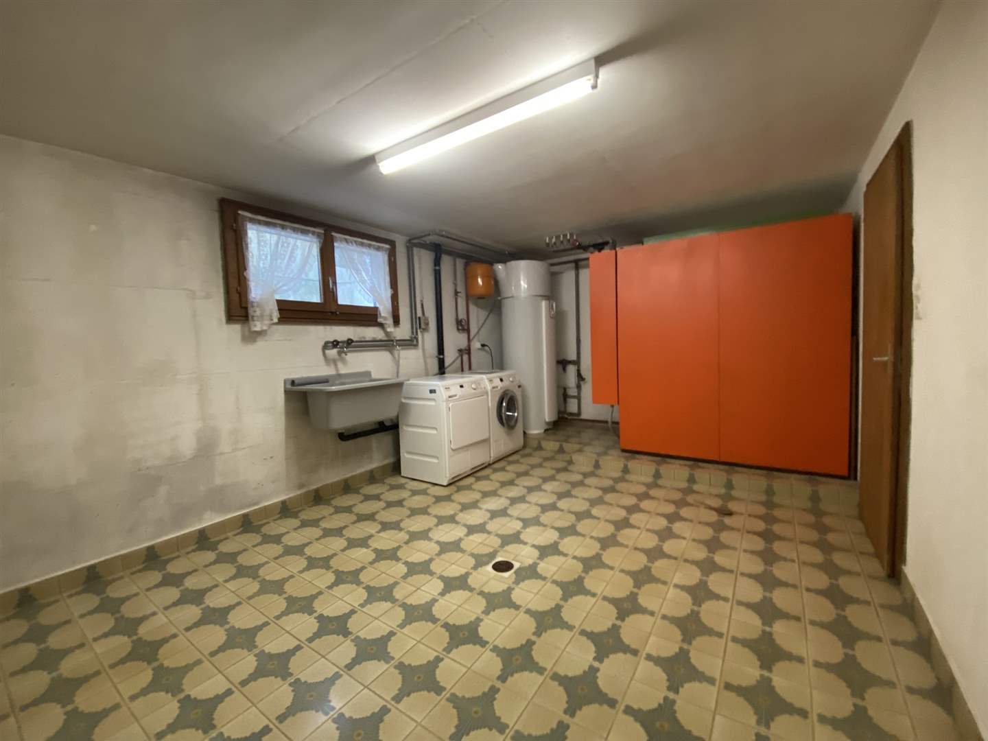 Waschkeller mit Technikbereich