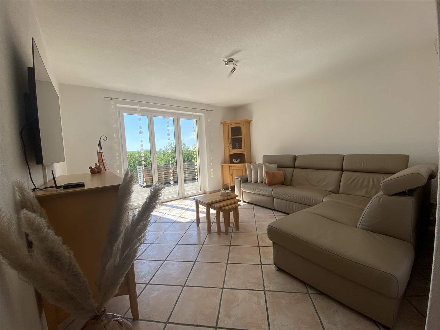 Wohnzimmer mit Terrassentür
