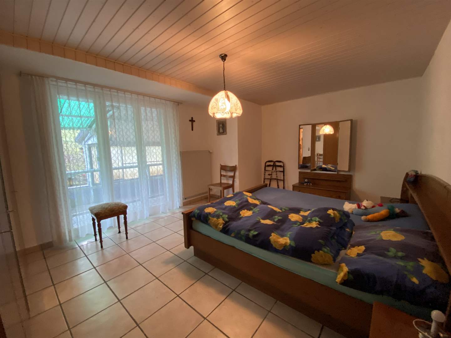 Schlafzimmer mit Balkonzugang