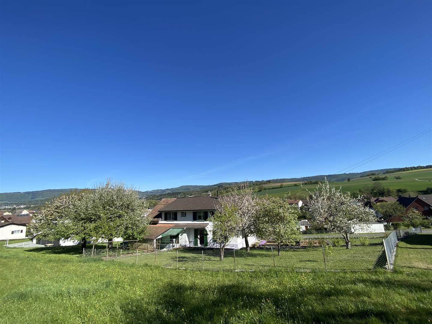 Ländliches Einfamilienhaus mit Gartenblick