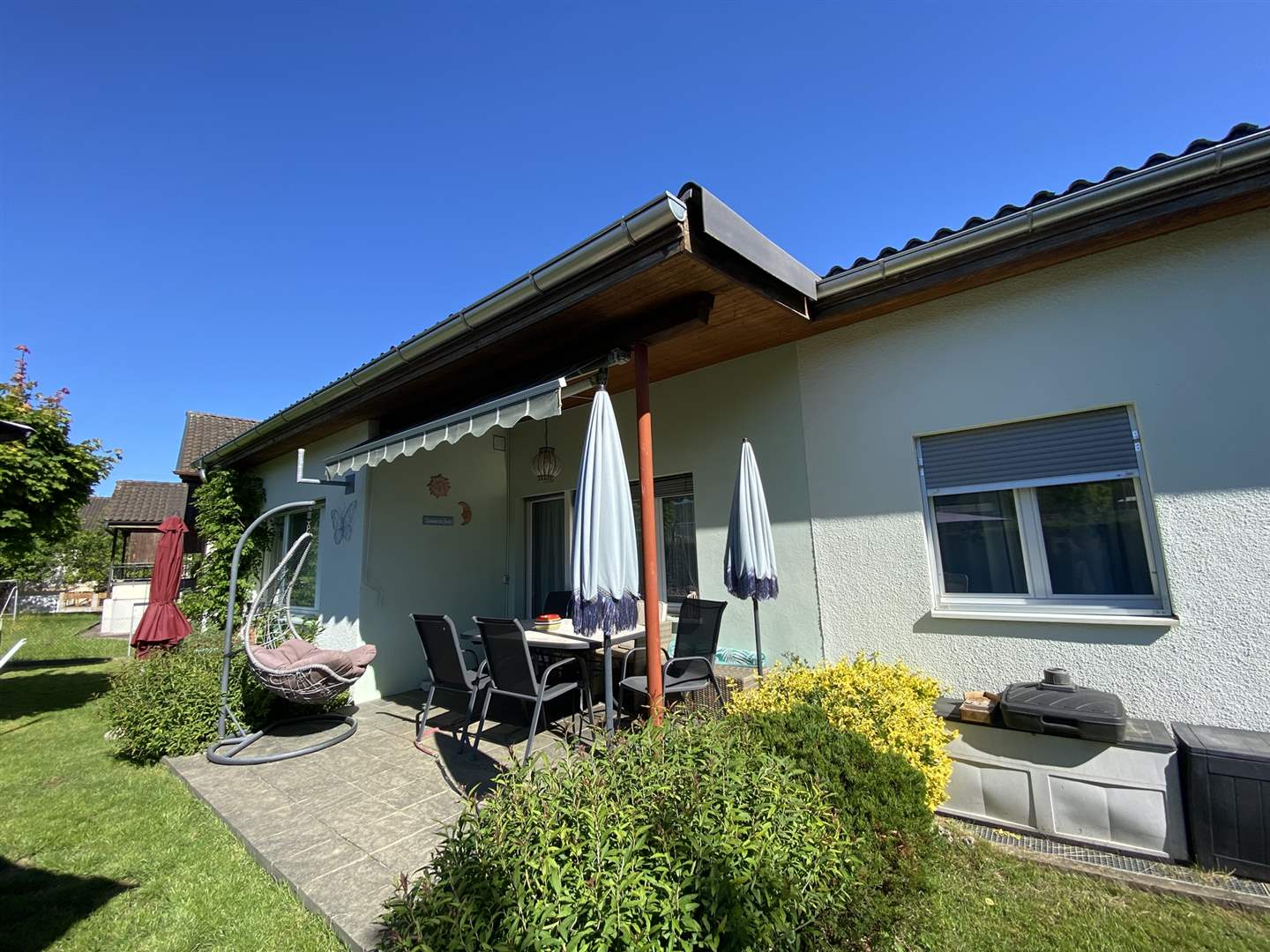 Terrasse mit Garten am Einfamilienhaus
