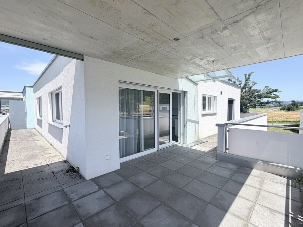 Terrasse mit Blick ins Freie