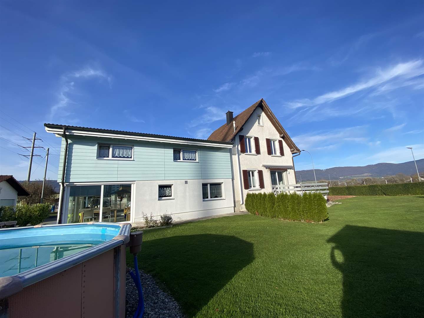 Einfamilienhaus mit Garten und Pool