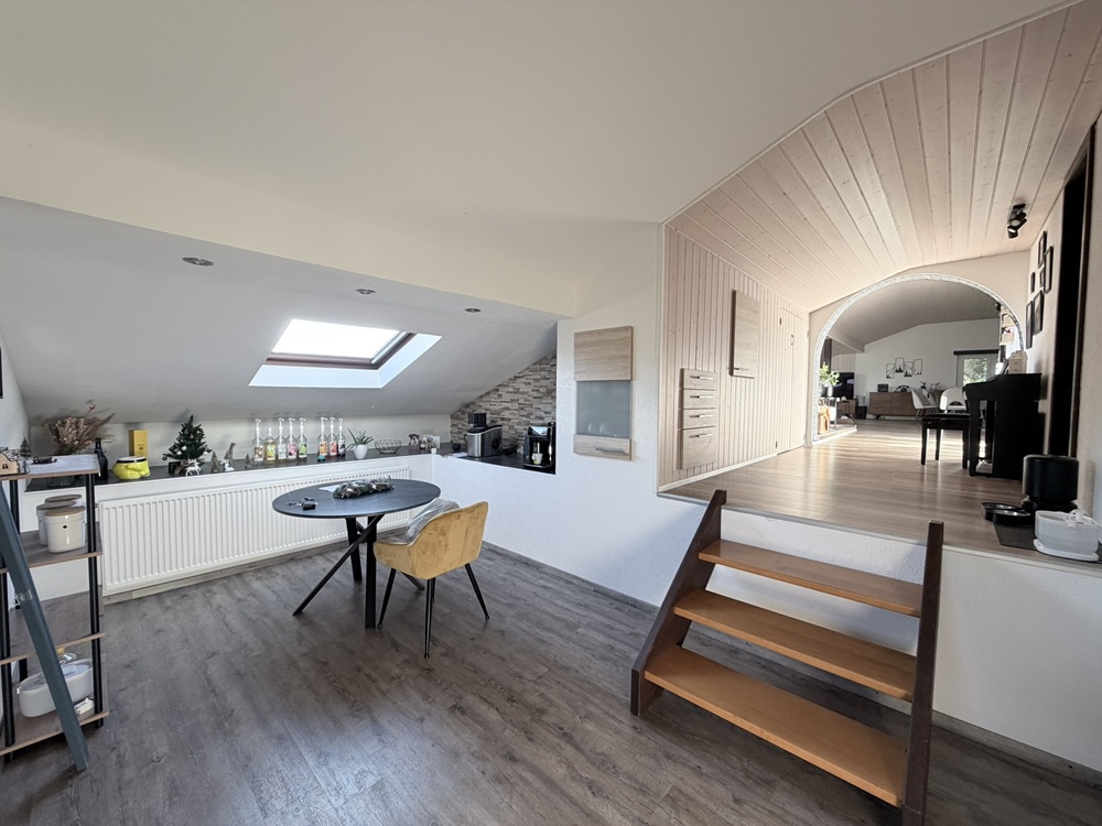 Ausgebauter Dachgeschossraum mit Galerieöffnung