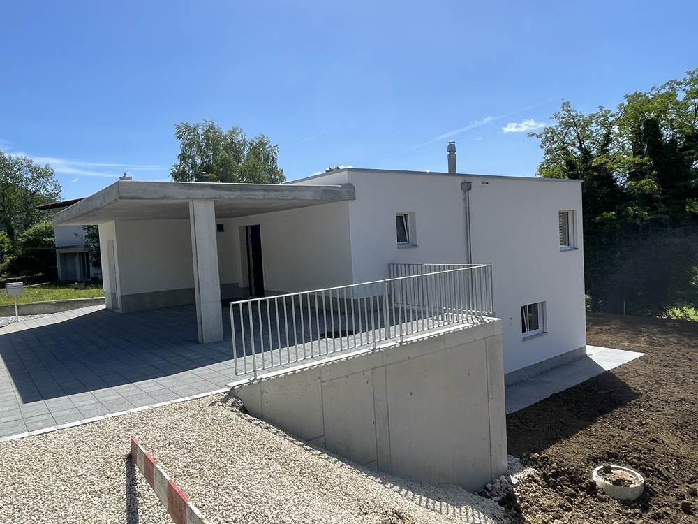 Modernes Einfamilienhaus mit Dachterrasse