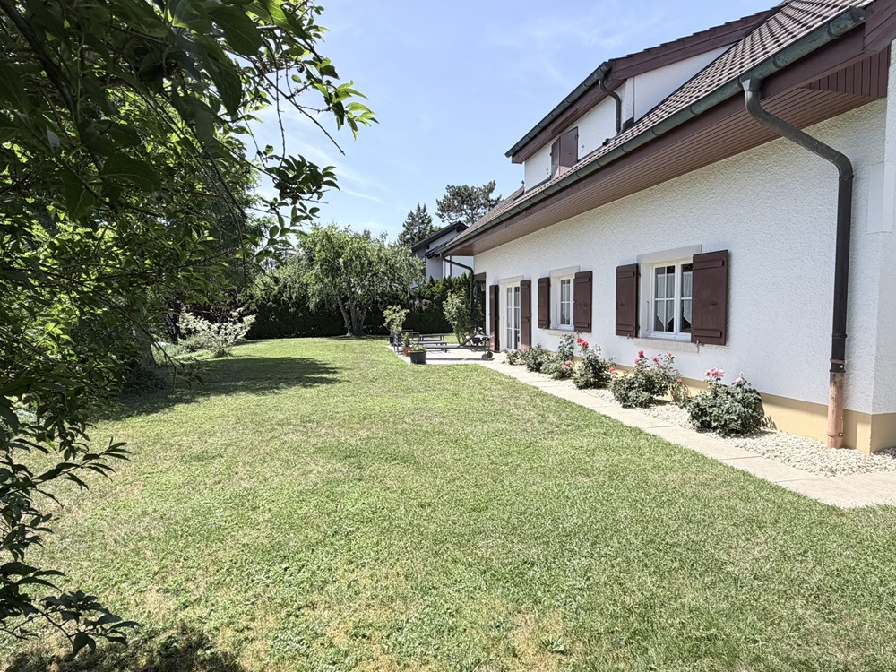 Haus mit großem Garten