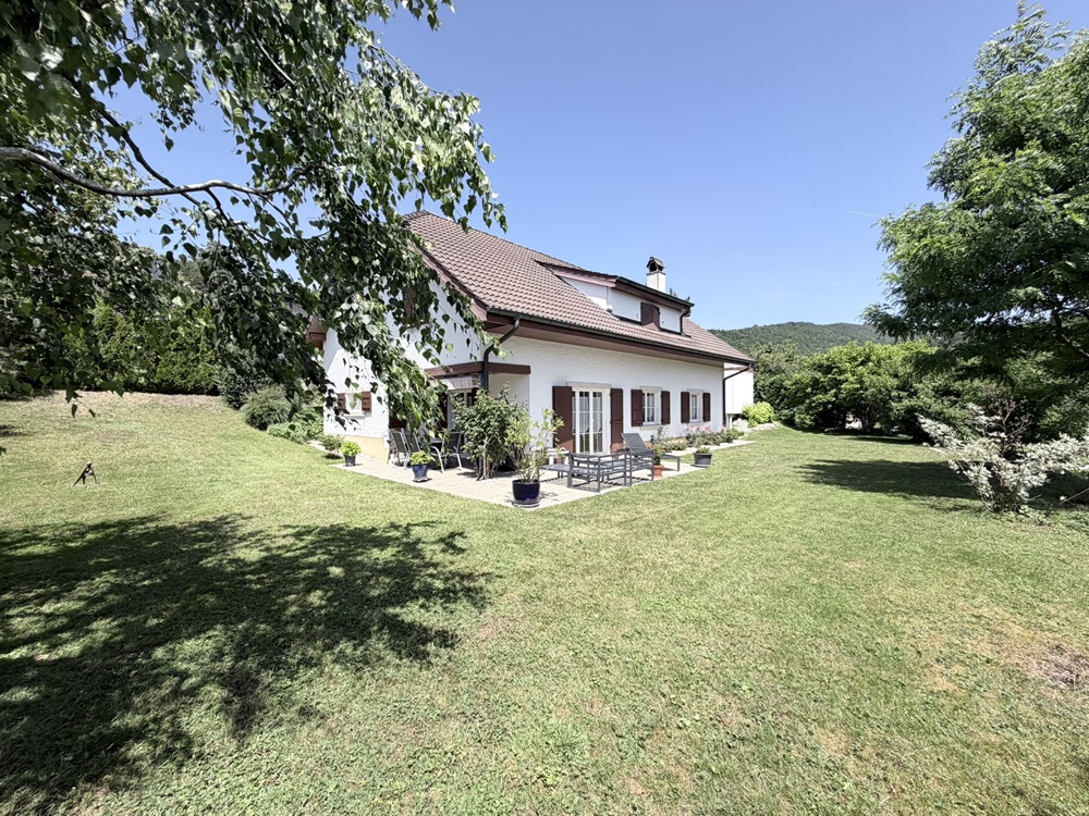 Einfamilienhaus mit großem Garten